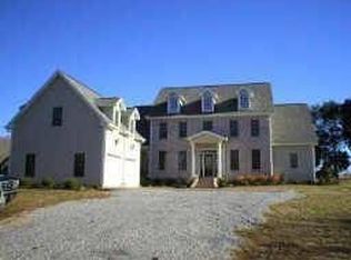 1241 Deal Rd, Burns, TN 37029