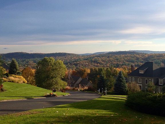 Hueblien Tower driveway view