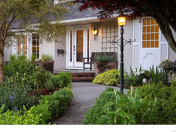 2nd image of 3150 Norfolk Rd