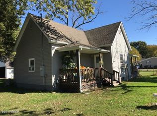 103 Pine St, Ewing, IL 62836