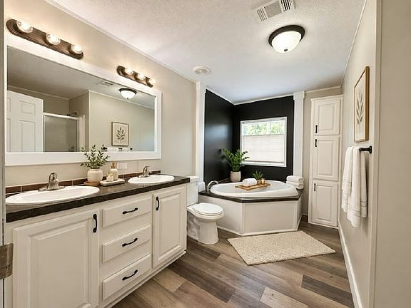 3rd image of 7 E Virgil St #9