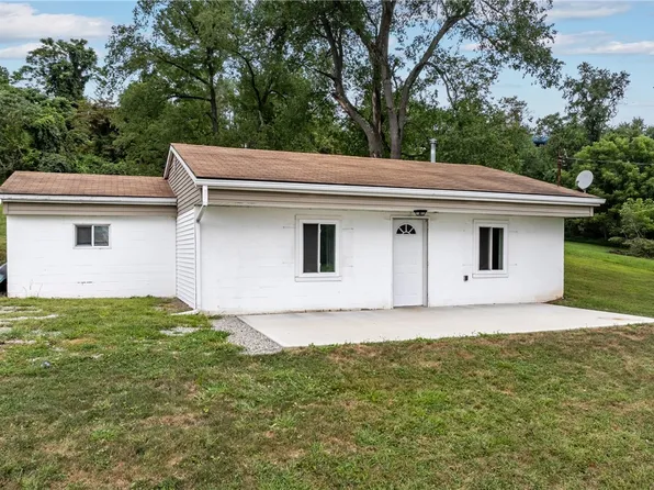105 Mingo Circle Dr, Finleyville, PA 15332