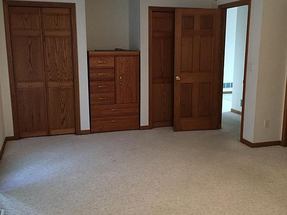 3rd image of 14484 Crestridge Ct