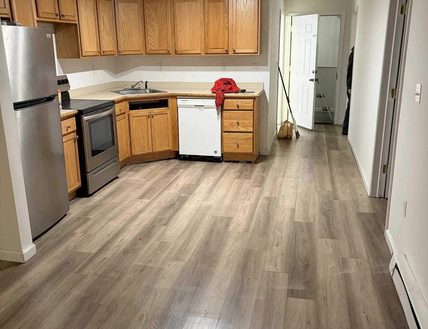3 bed, 1.0 bath, 900 sqft, $1,200 — Photo 4