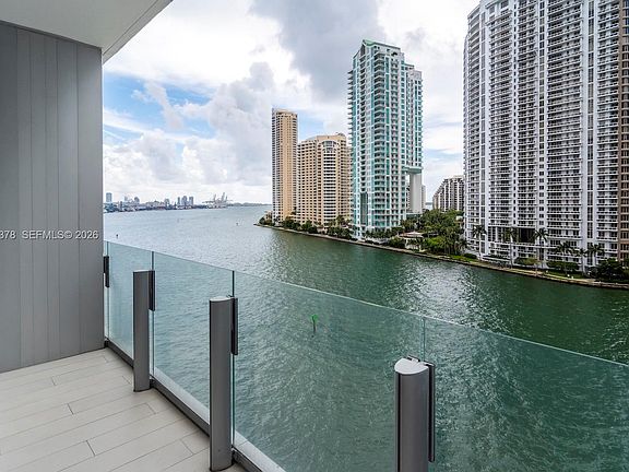 3rd image of 300 Biscayne Boulevard Way #802E