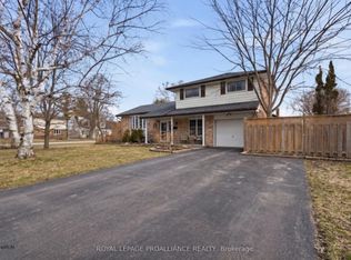 23 Diamond Cres, Belleville, ON K8N 5G5