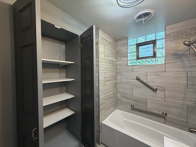 4107 S Archer Ave #2F — Photo 6