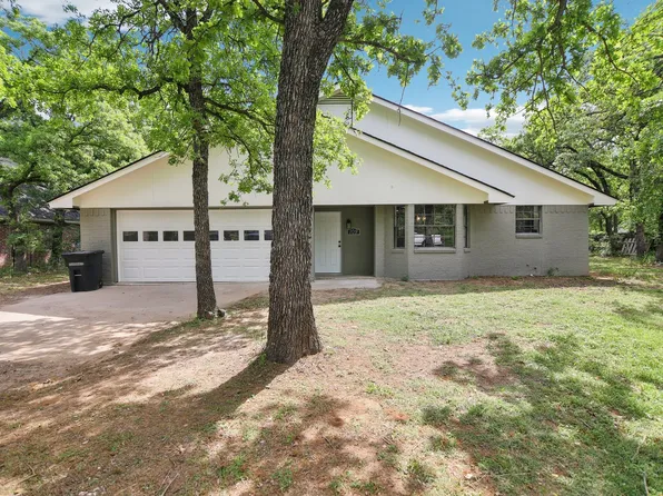 109 Noe Ln, Burleson, TX 76028