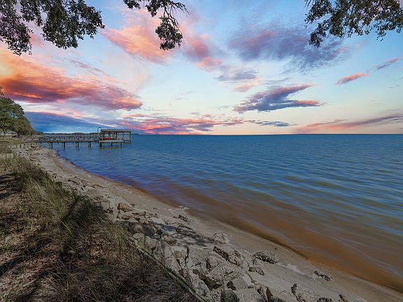 5th image of 9 Cedar Beach Cv