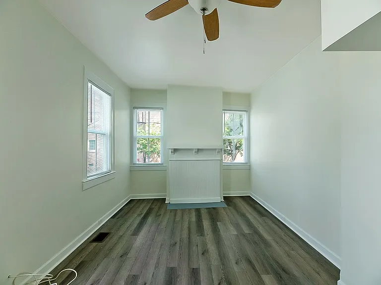 25 1/2 Maverick St — Photo 6