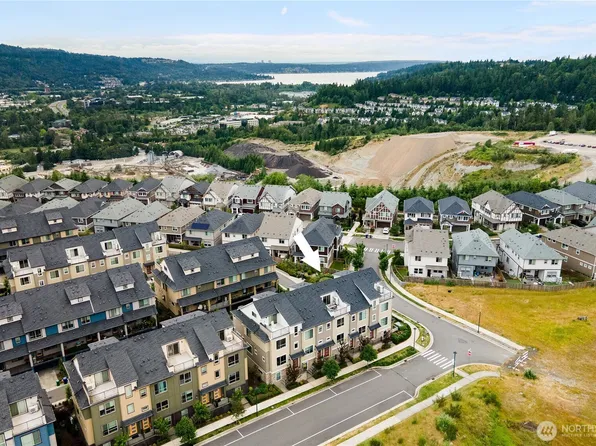 1429 8th Avenue NE #8, Issaquah, WA 98029
