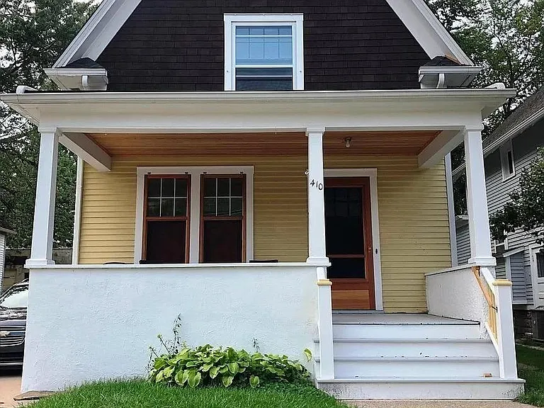 410 S 1st St — Photo 1