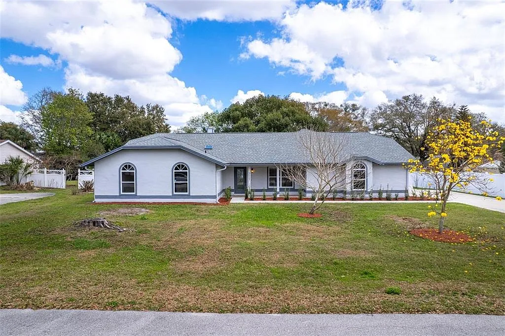 3 bed, 2.0 bath, 2000 sqft, $2,800 — Photo 1