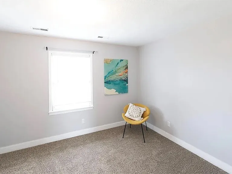 1421 Ash Ct — Photo 13