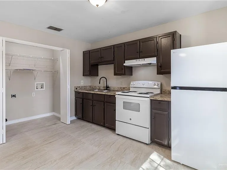 3812 Camellia Ave — Photo 8