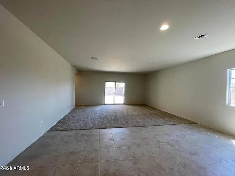 4819 S 109th Ave — Photo 9