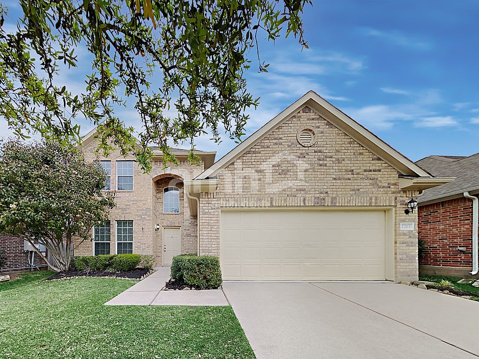 1st image of 2213 Oak Circle Dr N