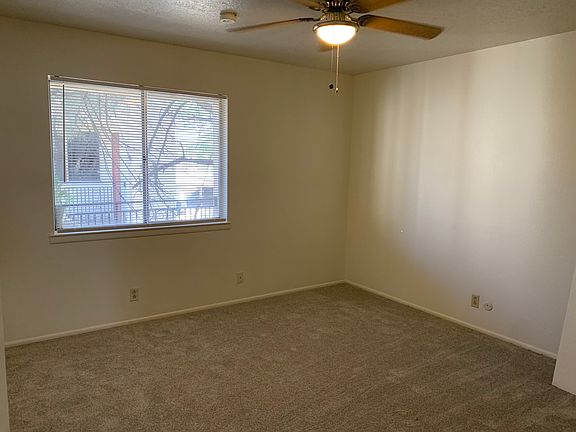 4th image of 1419 Girard Blvd NE #2B-1Ba-750Sqft