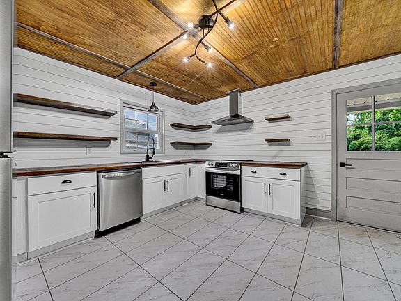 5th image of 3533 Bunker Hill Dr