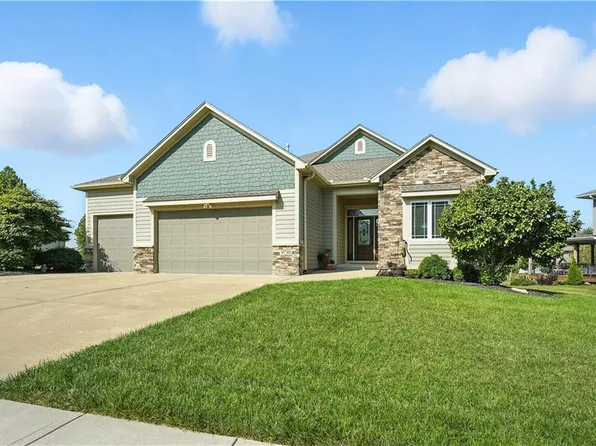 9730 Hastings St, Lenexa, KS 66227