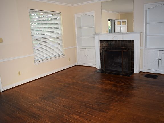 2nd image of 463 Eastmoor Blvd