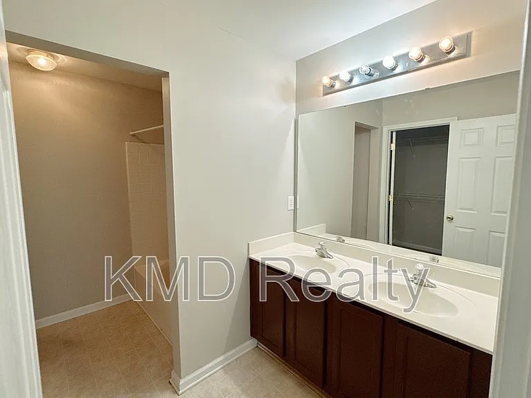 7629 Abigail Glen Dr — Photo 21