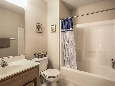 2600 NW Richard Dr Photo 1