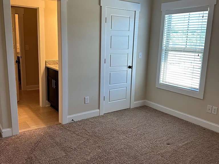 211 Blackoak Dr — Photo 23