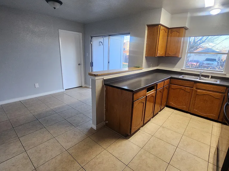 1310 Oakbluff Dr — Photo 9