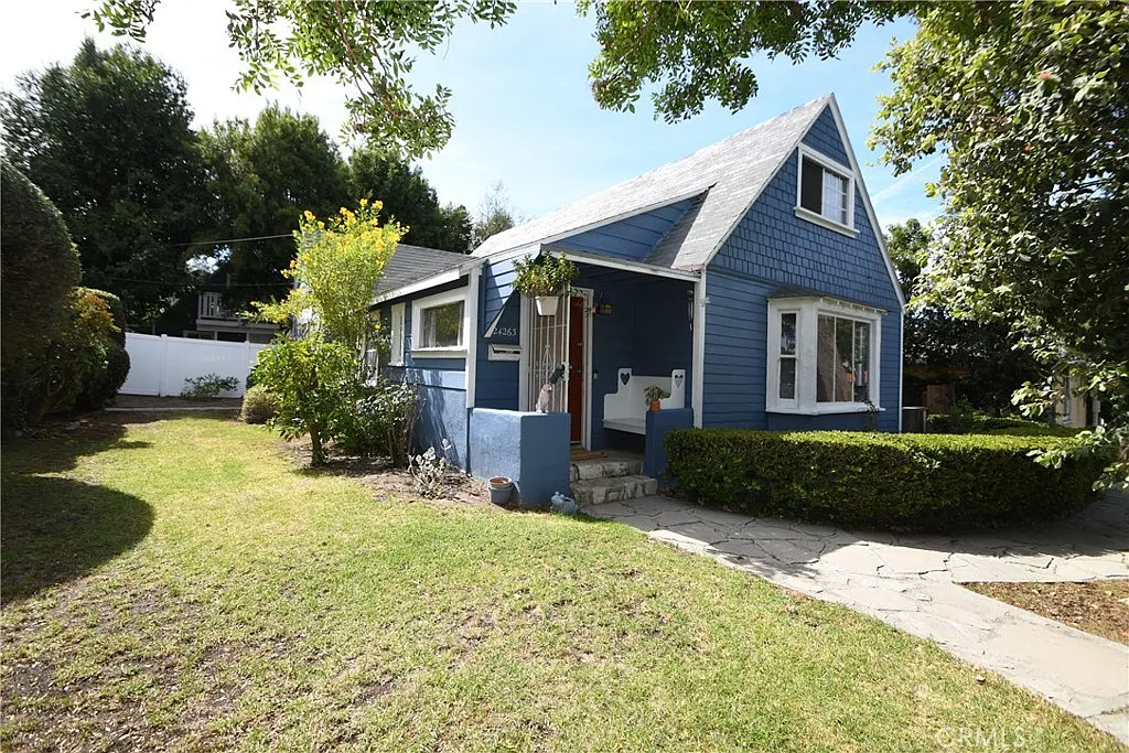 3 bed, 1766 sqft, $4,800 — Photo 1