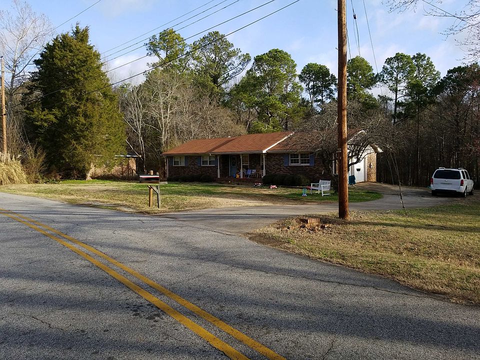2nd image of 624 Lakeview Dr