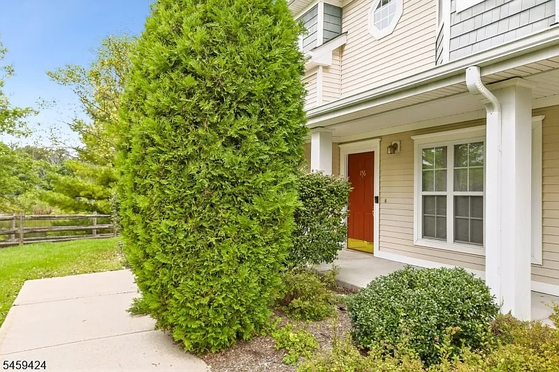 1 bed, 1.0 bath, $2,100 — Photo 4