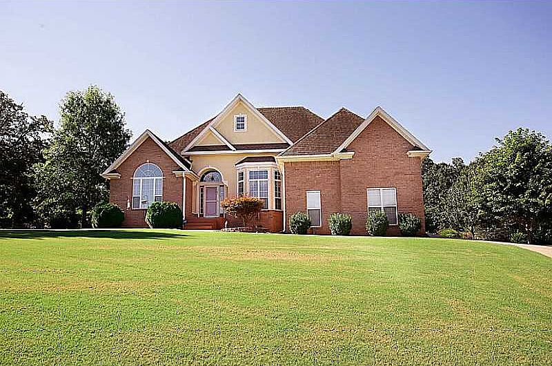 1st image of 685 Whitcliff Dr