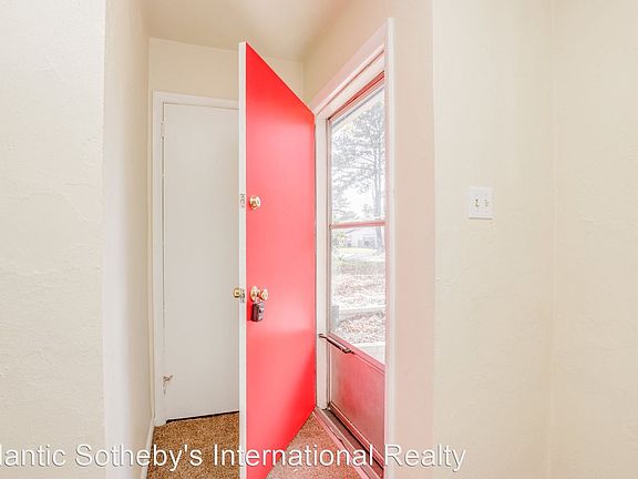 4th image of 3416 Woodsman Ln