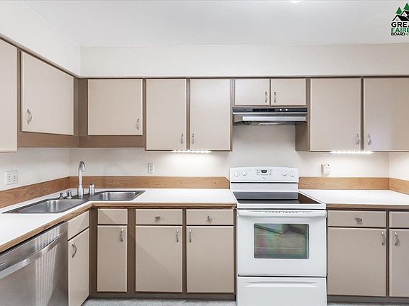 2nd image of 4716 Glasgow Dr