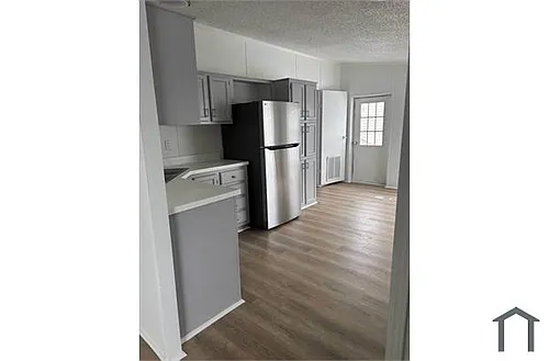 60 Hathaway St Photo 1