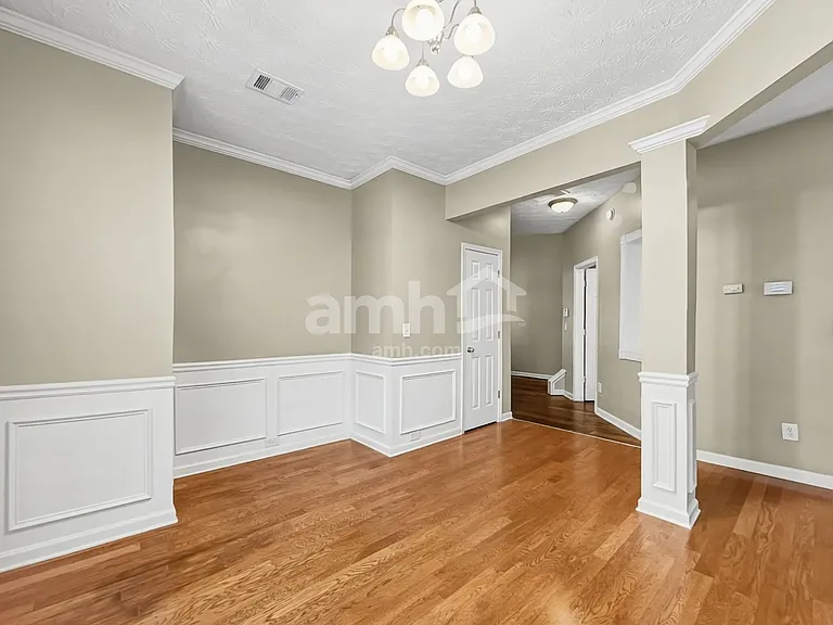 738 Mountain Laurel Dr — Photo 5