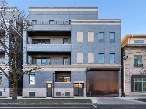 1767 W Rosehill Dr #403, Chicago, IL 60660