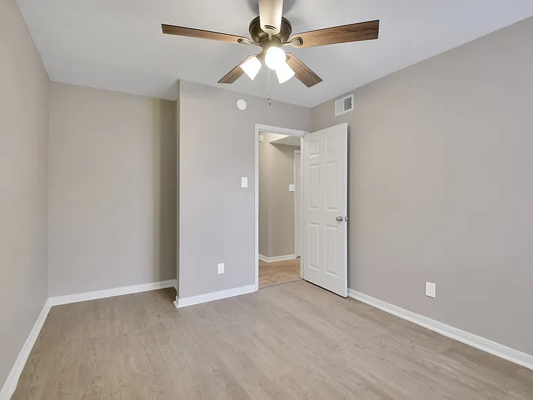 Baker Oaks Apartments — Photo 12