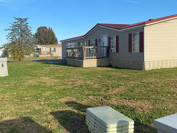 1506 Drakewood Ln, Scottsburg, IN 47170