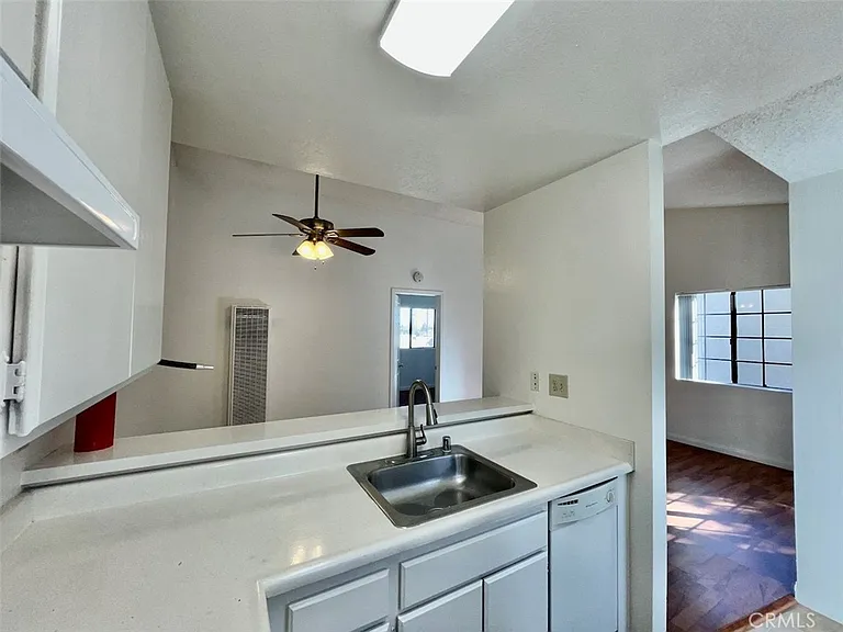 1130 Newport Ave #207 — Photo 7