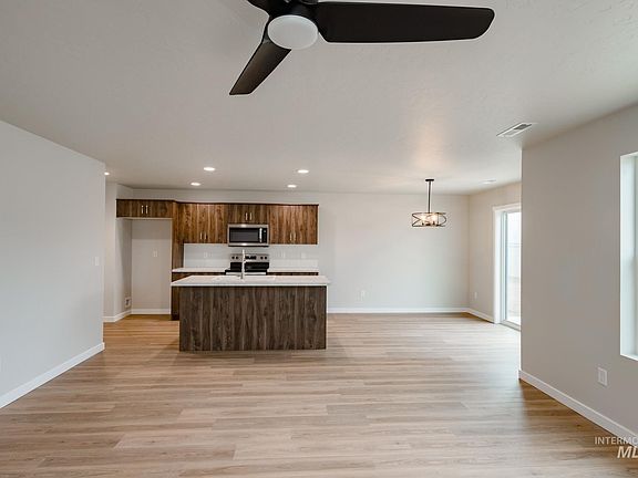 4th image of 2510 W Fallon Loop