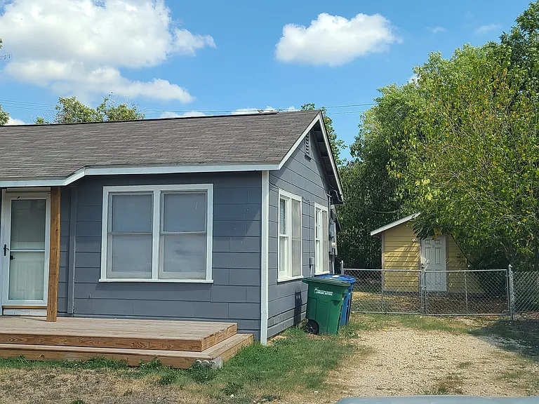 1533 Alhambra — Photo 18