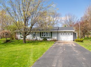 N6402 Hillview Rd, Saint Cloud, WI 53079