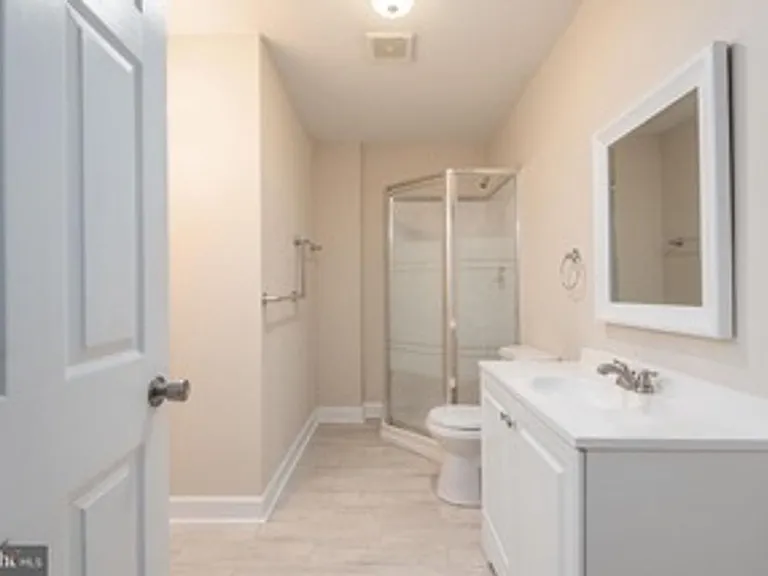 1013 Eastern View Dr — Photo 7