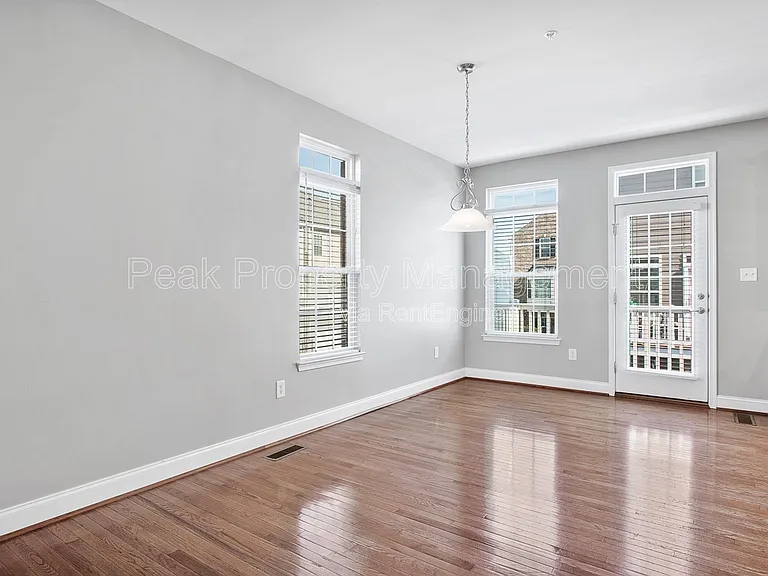 3823 Maher Mnr — Photo 21
