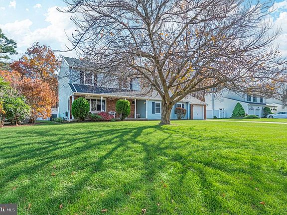 3rd image of 147 Fox Hollow Dr