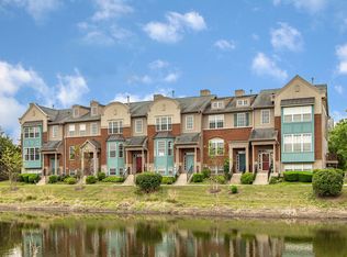 362 Station Park Cir, Grayslake, IL 60030