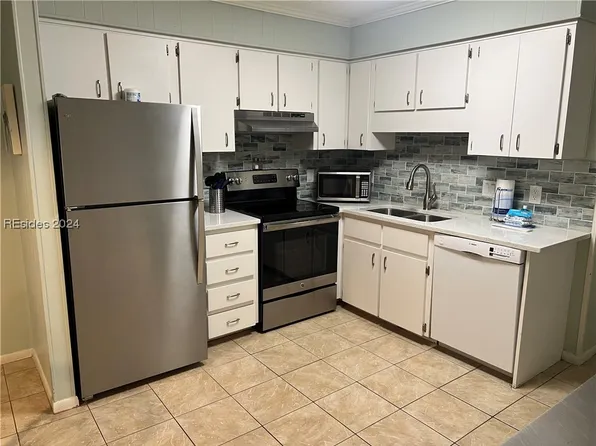 40 Folly Field Rd APT B19, Hilton Head Island, SC 29928