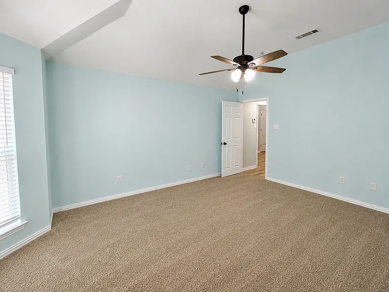309 Catherine St — Photo 12